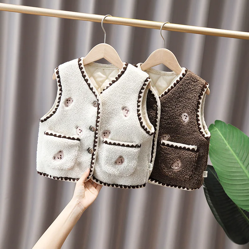 

Новинка 2023, Модный зимний жилет, теплый свитер без рукавов, одежда для маленьких девочек, мультяшная повседневная детская одежда, жилет для ...