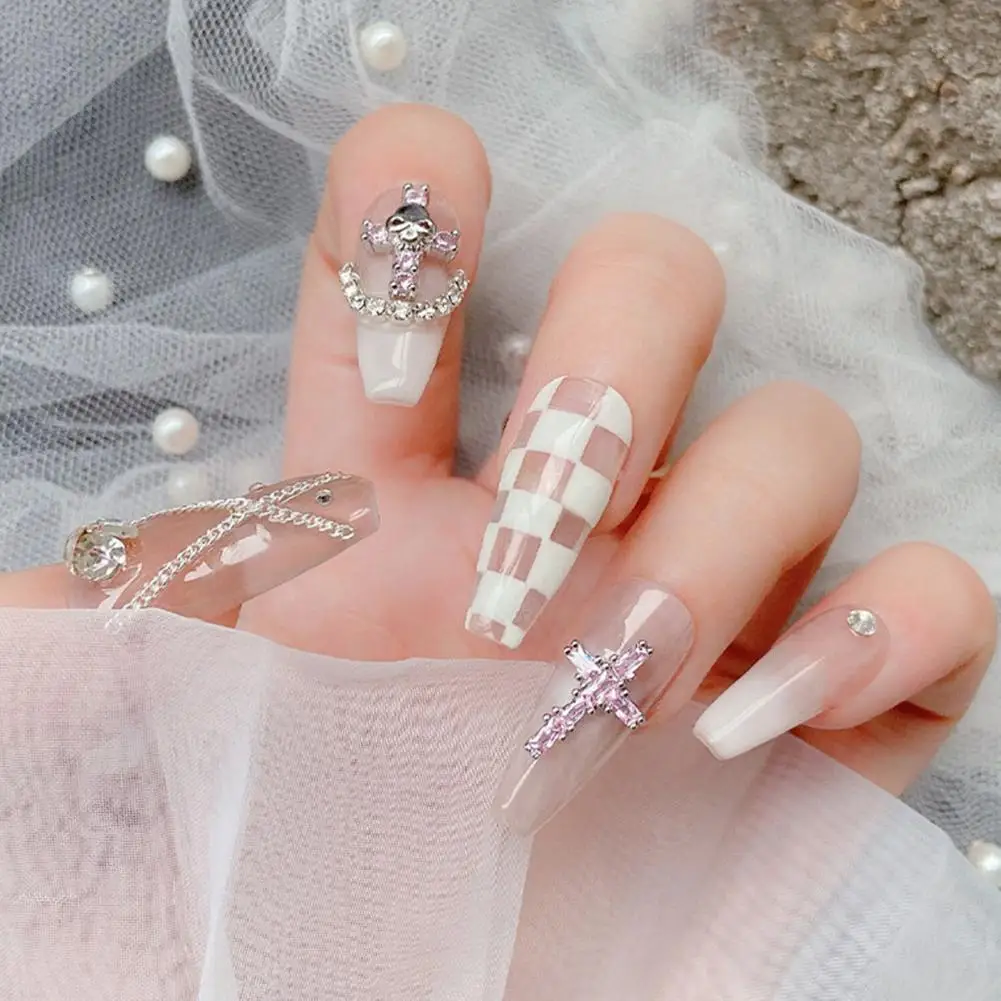 Стразы для дизайна ногтей