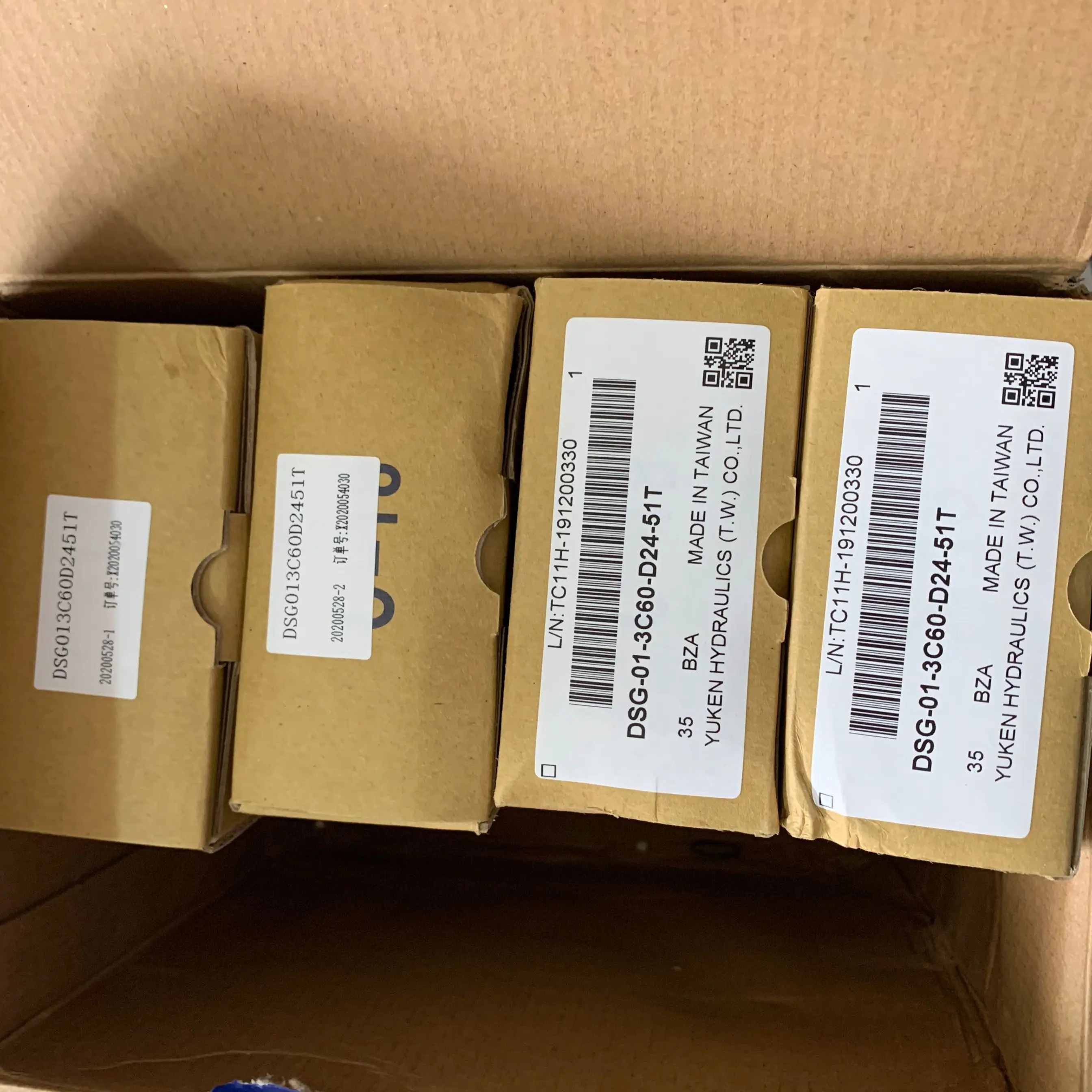 Электромагнитный клапан DSG-01-3C60-D24-51T