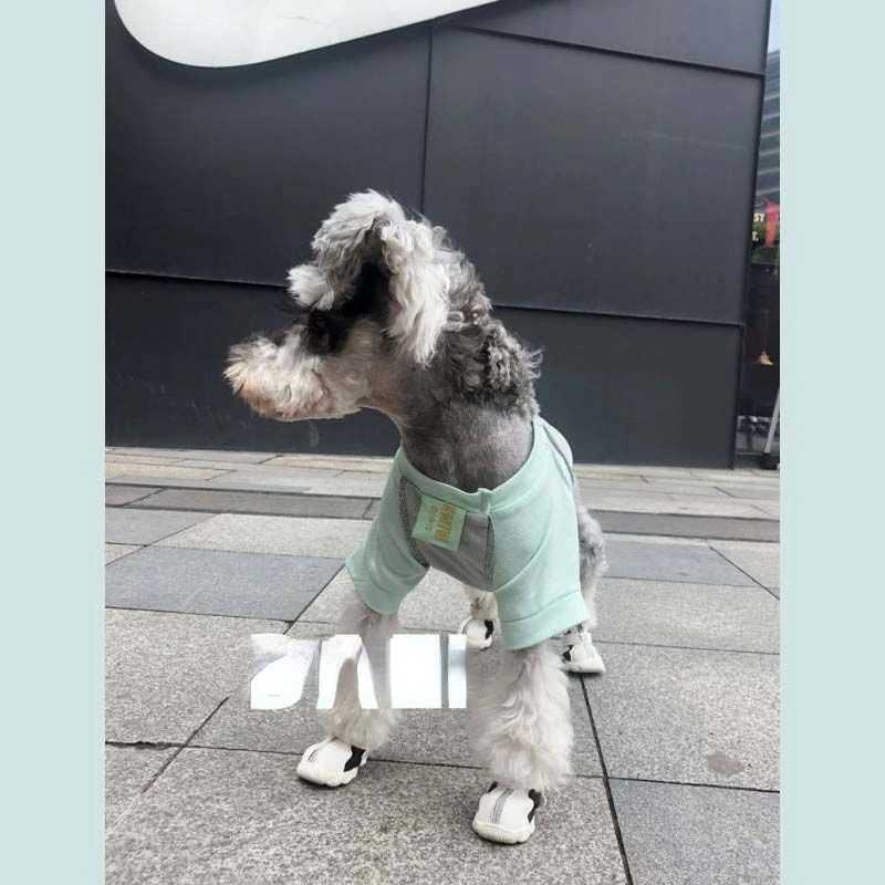 

Одежда для домашних животных Одежда для собак летняя тонкая защита от комаров солнцезащитный Шелковый жилет шнаузер Одежда для собак шнауз...