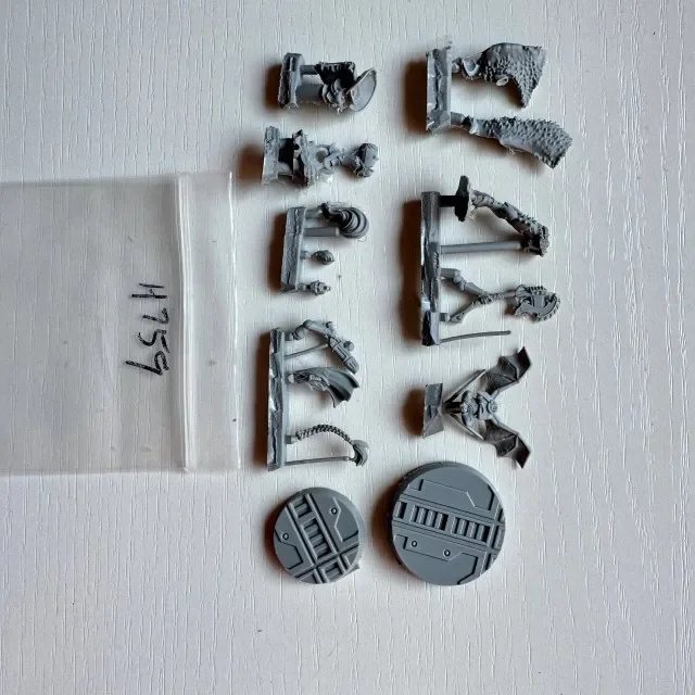 

Nestor, Head of The Escher Family. Resin Model Kit Unpainted H759 Board Game Wargames Garage Kits