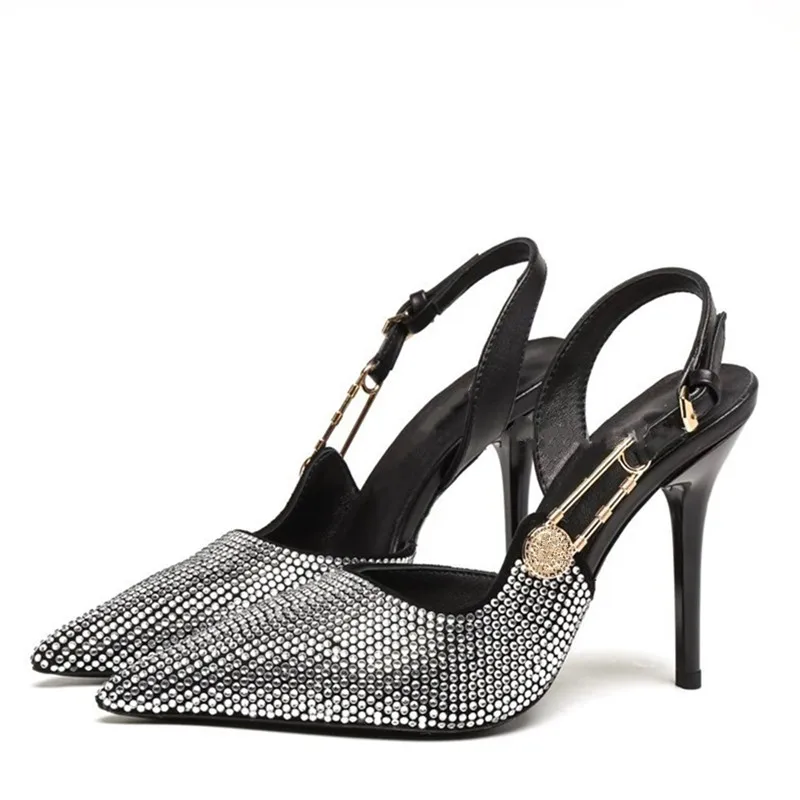 

Туфли-лодочки женские на шпильке, с металлической пряжкой, со стразами, с острым носком, тонкий высокий каблук, роскошная модная пикантная Свадебная обувь