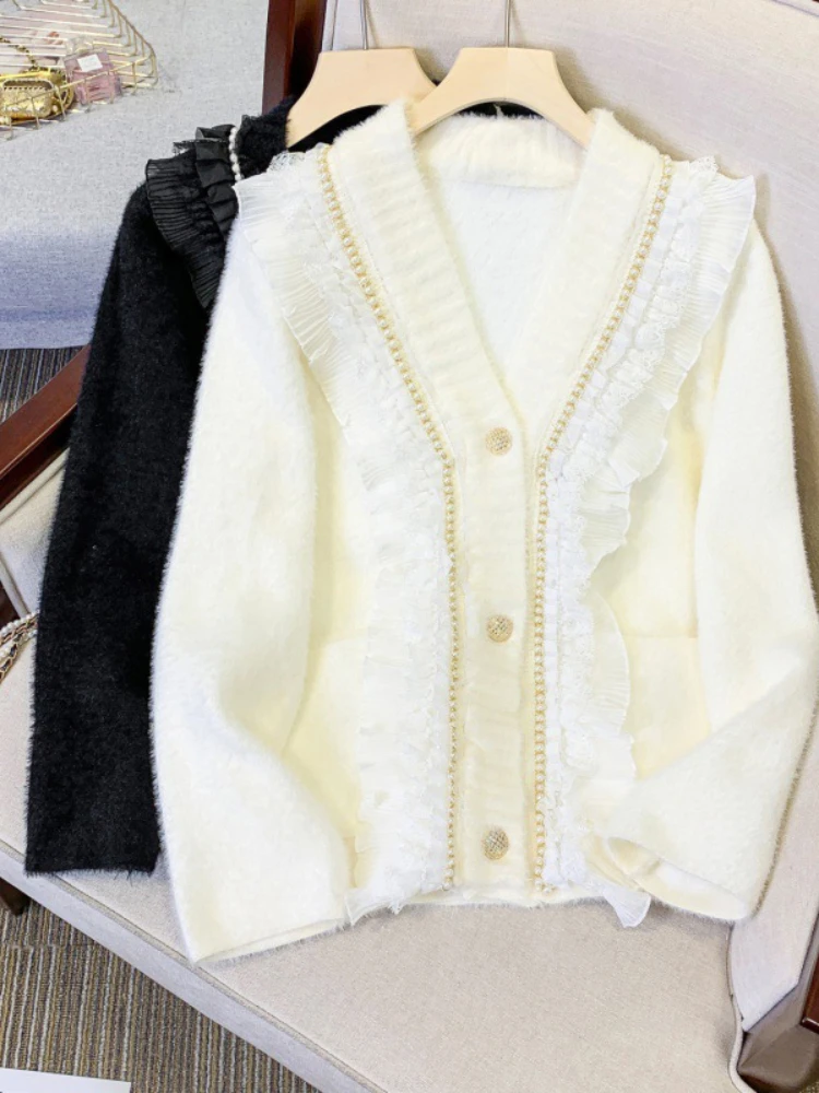 Женский трикотажный кардиган с V-образным вырезом и оборками