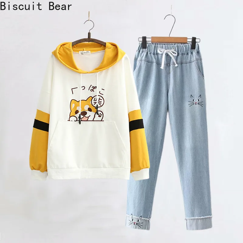 Женский комплект из двух предметов свитшот с капюшоном и вышивкой мультфильма