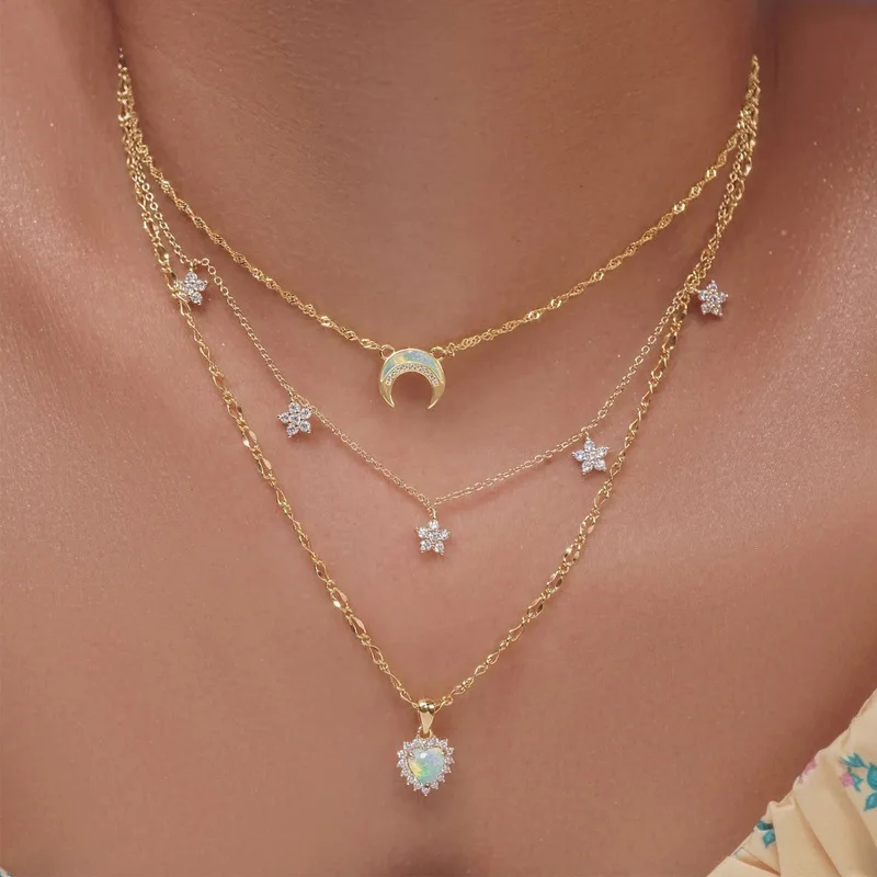 

1 set of hot new fashion simple gold-plated love moon crystal necklace celebrity street shooting multi-layer necklace female