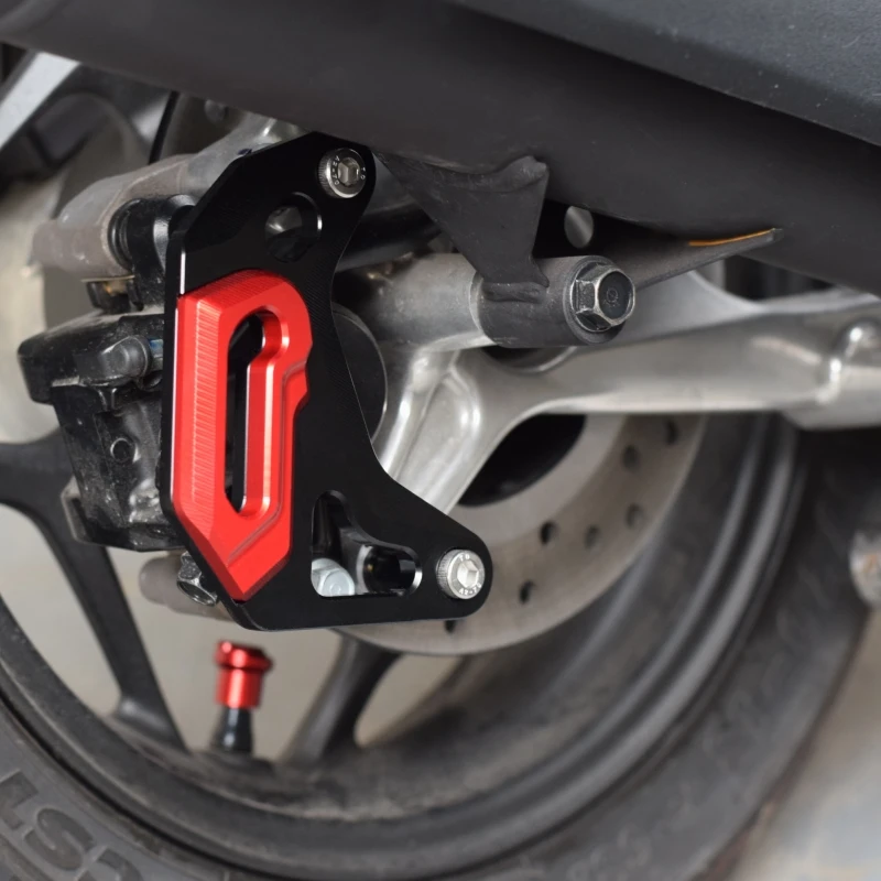 Фото Оригинальные аксессуары для мотоциклов Chekis, подходящие для Honda Adv150 Adv160, модифицированный защитный чехол для насоса дискового тормоза, защитный чехол для тормозного суппорта, крышка для предотвращения столкновений №4