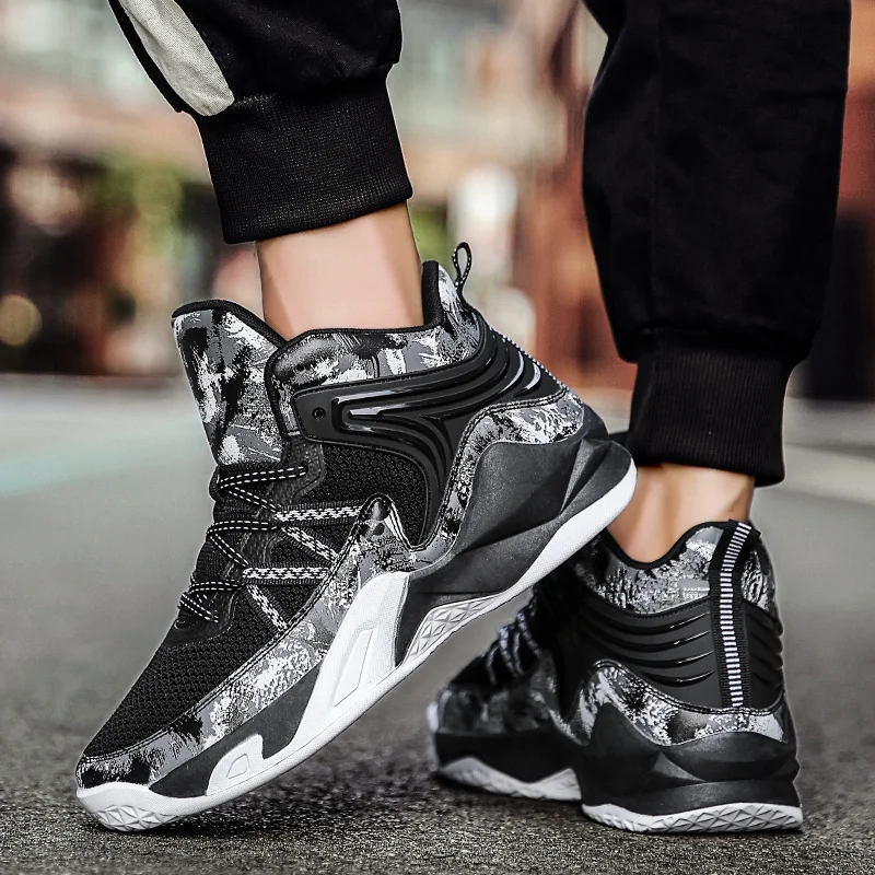 Спортивные кроссовки 2023