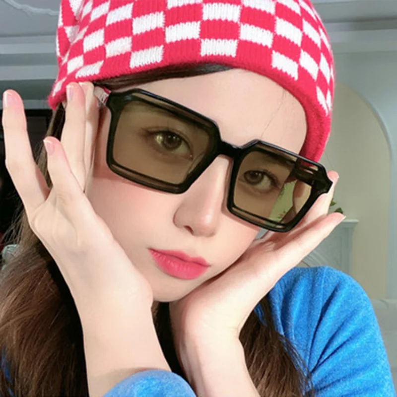 

Vintage Fashion Holiday Summer Womens Sunglasses Rectangle Eyewear Shades Gradient UV400 Traveling Luxury Sun Glasses For Women