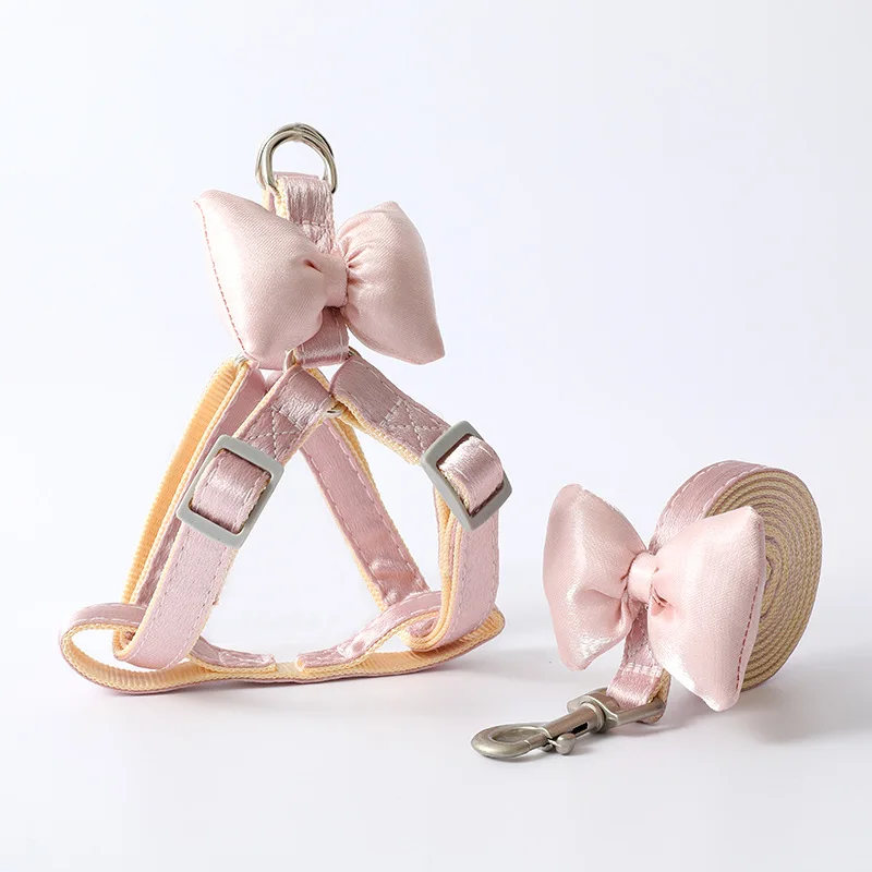 

Adjustable Pet Harness Bright Silk Pet Vest for Dog Small and Medium Dog Cute Bow Tie Raction Rope Outdoor Walking Pet Supplies