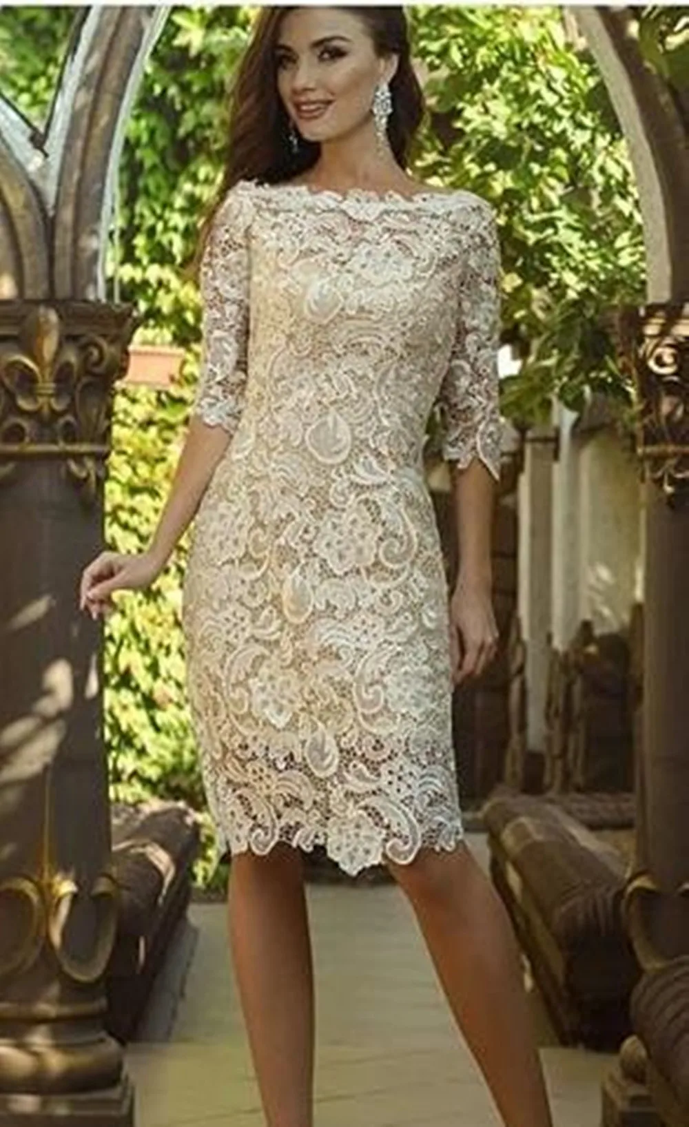 

Champagne Short Lace Mother of the Bride Dresses Knee Length Half Sleeve Sheath Wedding Party Gowns Woman Formal Party Gowns