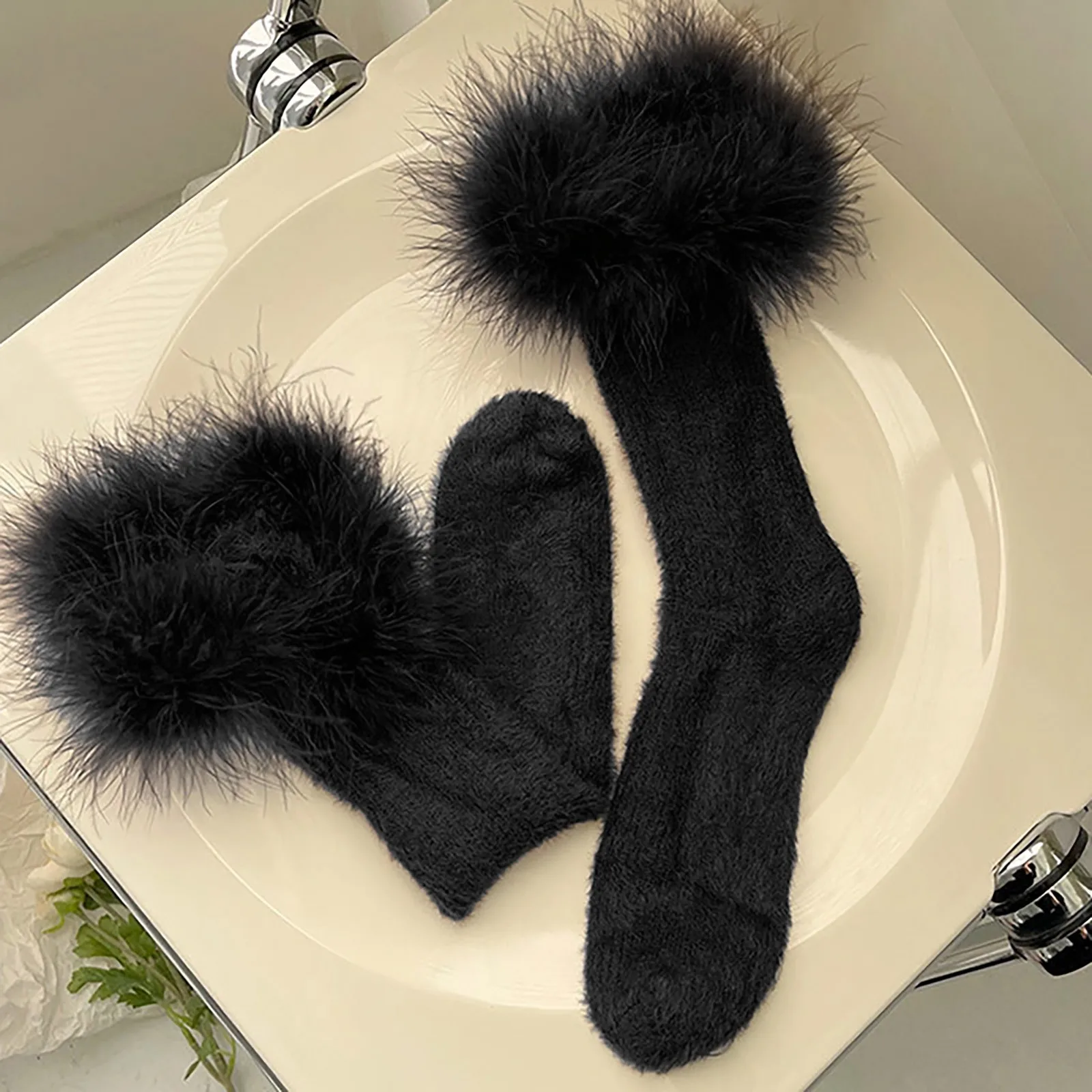 Рисунок 6 - Женские разноцветные чулочно-носочные