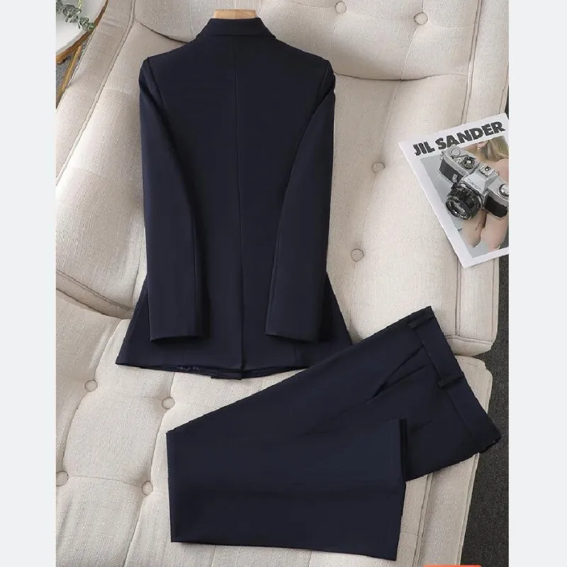 Рисунок 6 - Женский осенне-зимний новый модный