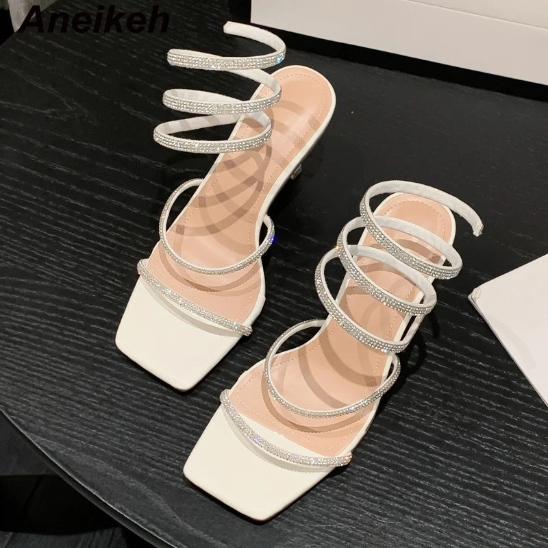 

Aneikeh 2023 женские сандалии на высоком квадратном каблуке с кристаллами, летняя новая Римская обувь, сексуальная модная женская обувь для выпускного, Размеры 35-40