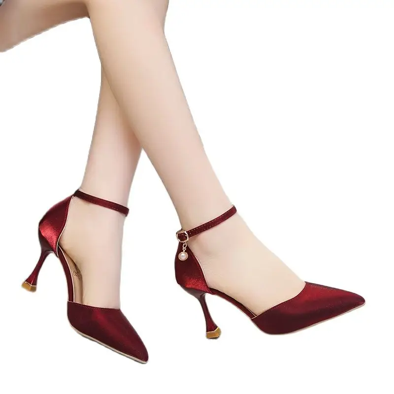 

Женские летние модные однотонные туфли на высоком каблуке, привлекательные сандалии для девушек, красные, черные женские туфли на низком ка...