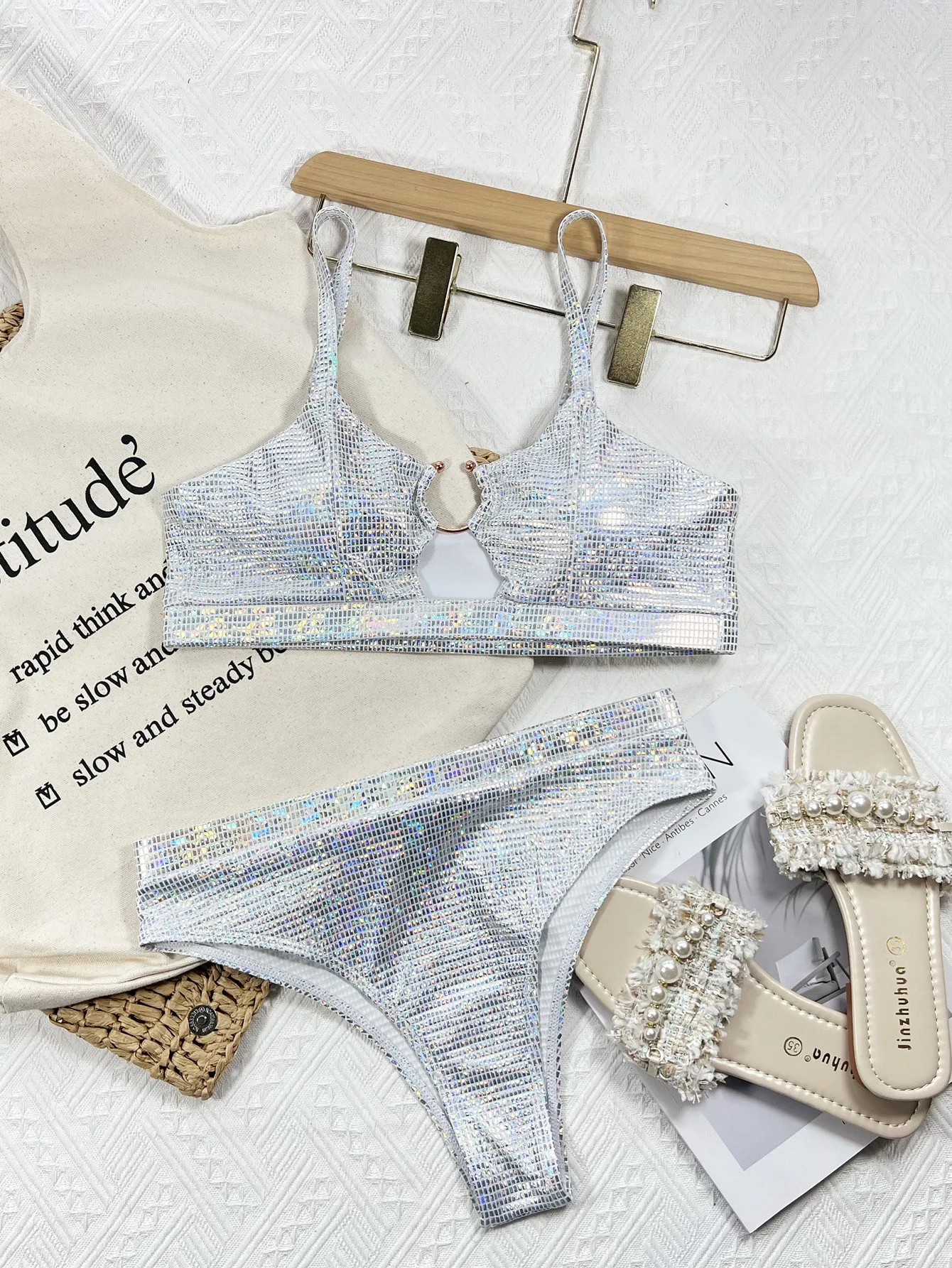 Рисунок 2 - 2023 женский блестящий комплект