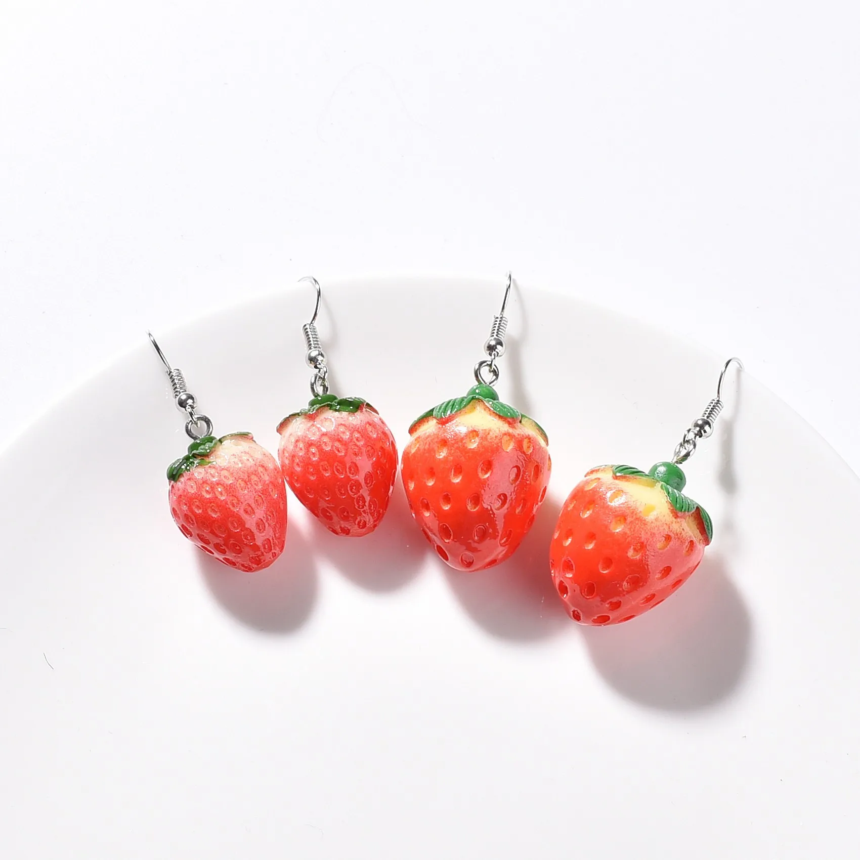 

New Cute Red Strawberry Dangle Earring Sweet Simulation Fruit Drop Earrings Female Lovely Girl for Women Children Jewelry Gifts