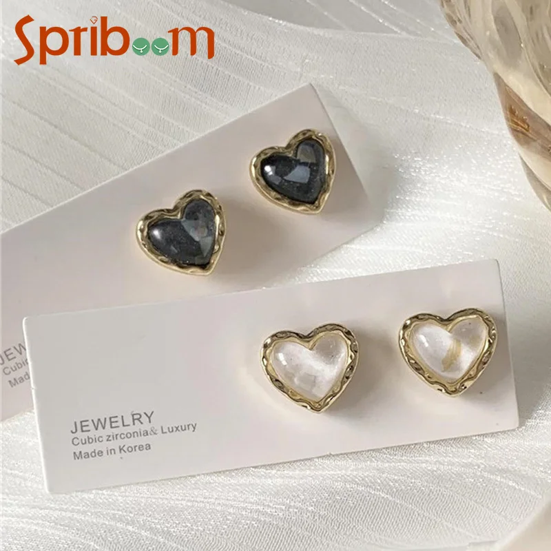 

Korea Heart Shape Stud Earrings for Women Black White Temperament Earring Simple Girls Jewelry Party Friends Gifts
