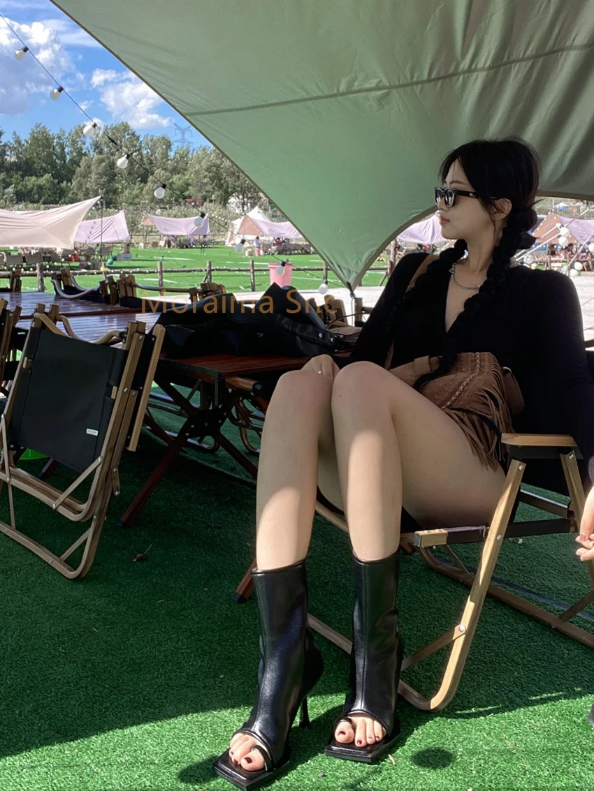 2023 New Open Toe Ankle Boots Split Toe Sexy Women Shoes Square Head Soft Leather Summer High Heels Back Zippers Short Boots