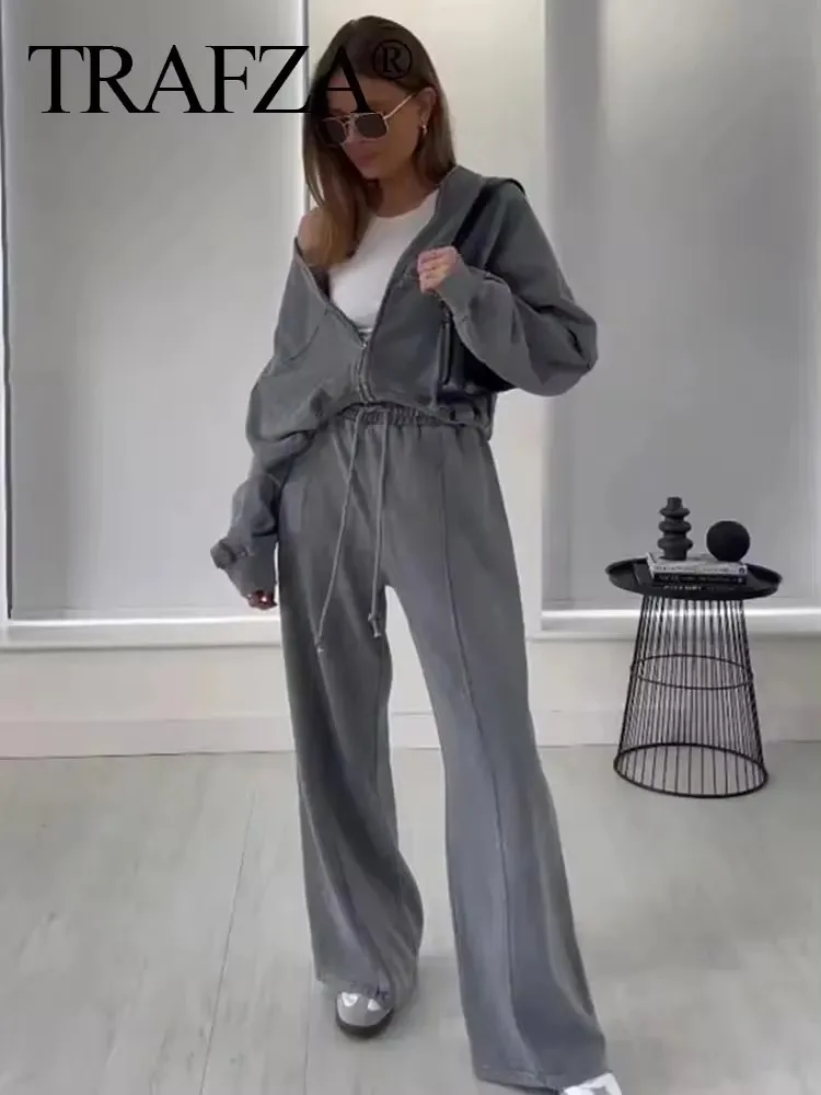 Костюм брючный женский осенний однотонный на молнии с длинным рукавом и