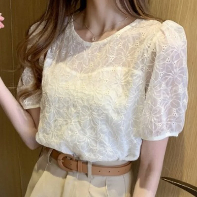 

LUNA Gall Tech Craces-through Blouses