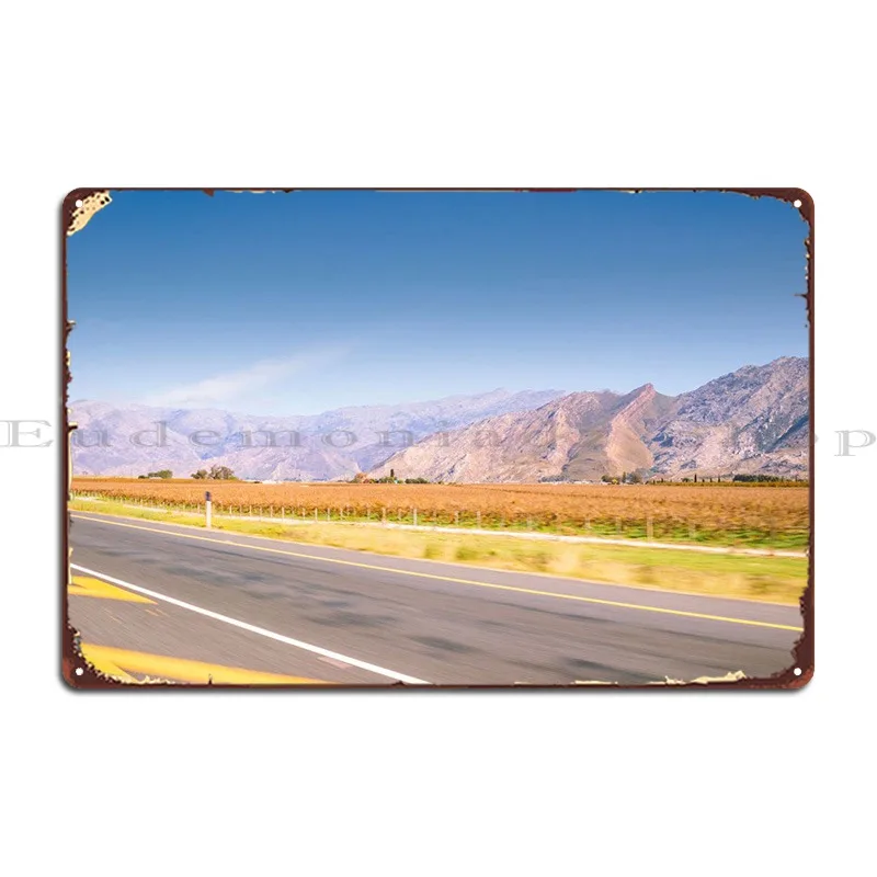 

Металлический плакат с надписью «Road Trip»