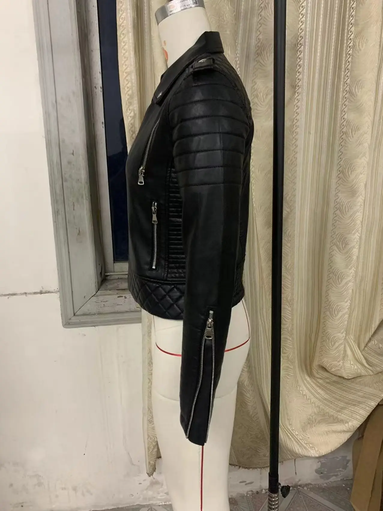 2023 Autumn/Winter Women's Leather Coat Short Jacket Coat Zipper Casual Quilted Thread Trend PU Short Coat Fashion Motorcycle