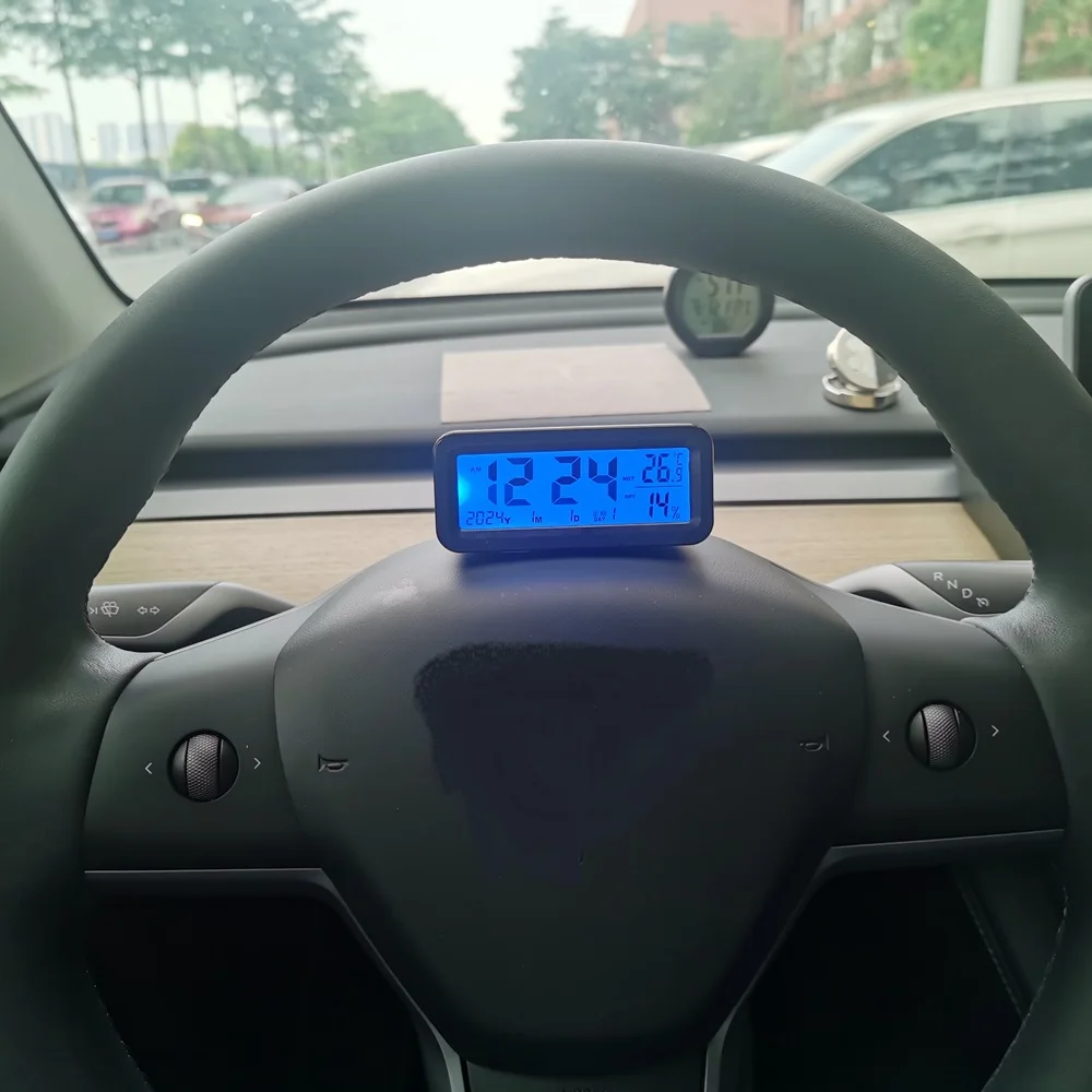 Автомобильные часы на солнечной энергии