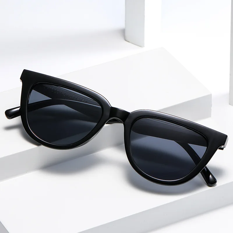 

Модные маленькие дорожные солнцезащитные очки в оправе кошачий глаз поляризационные брендовые дизайнерские солнцезащитные очки с защитой...