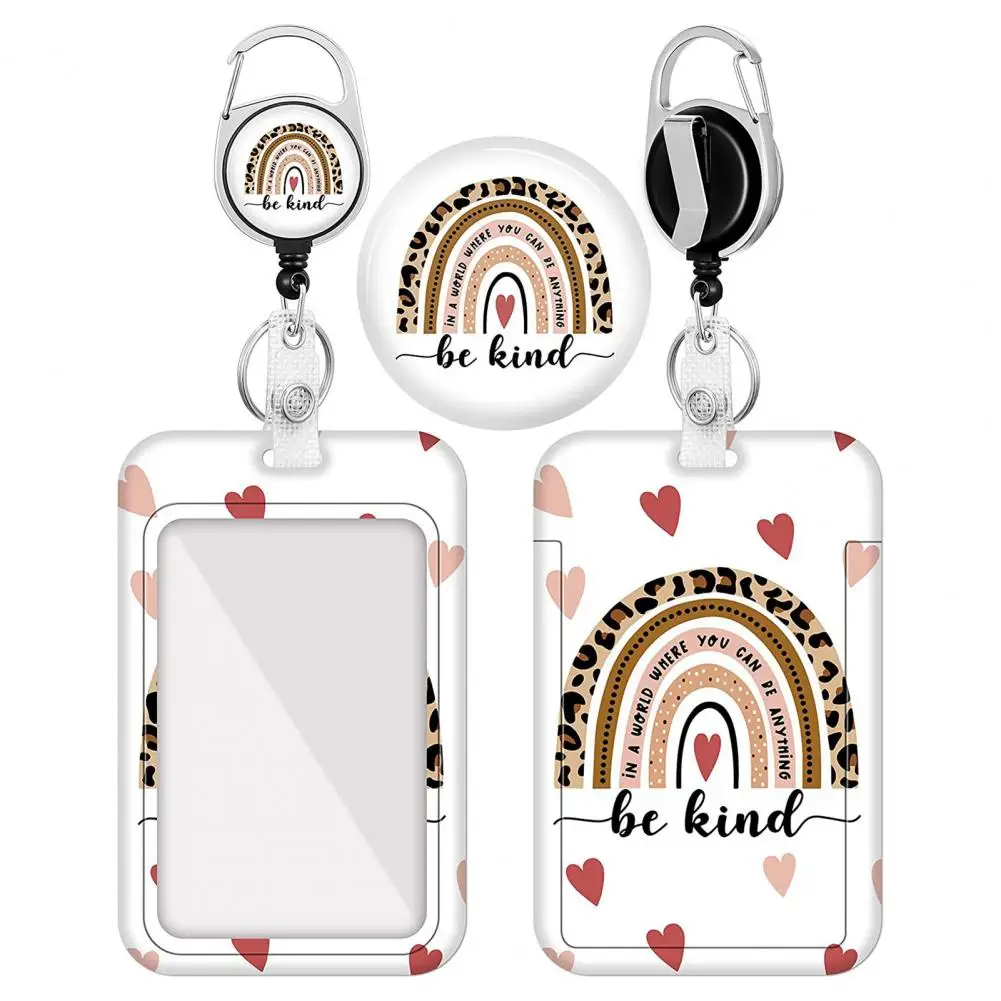 

Бейдж с круглыми кнопками-зажимами и сердечками