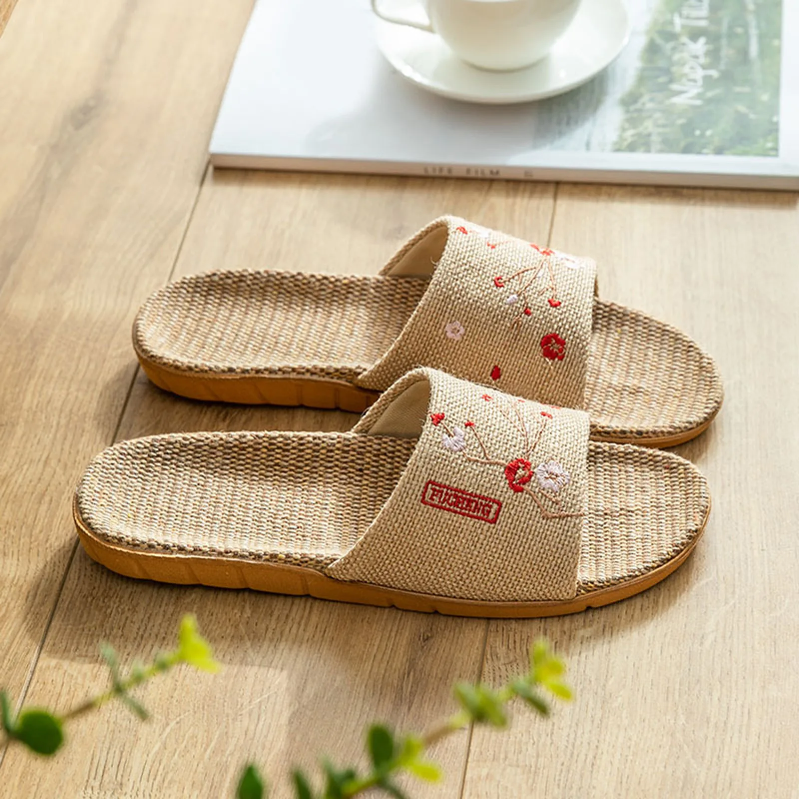 

Female Classic Household Slippers Chinese Plum Blossom Embroidery Solid Flat Slippers Fashion Casual Open Toe Women Sandals