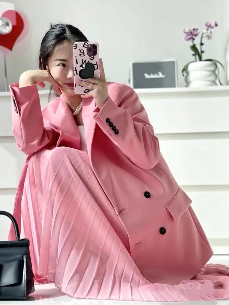 Рисунок 4 - Женский свободный однотонный пиджак с карманами