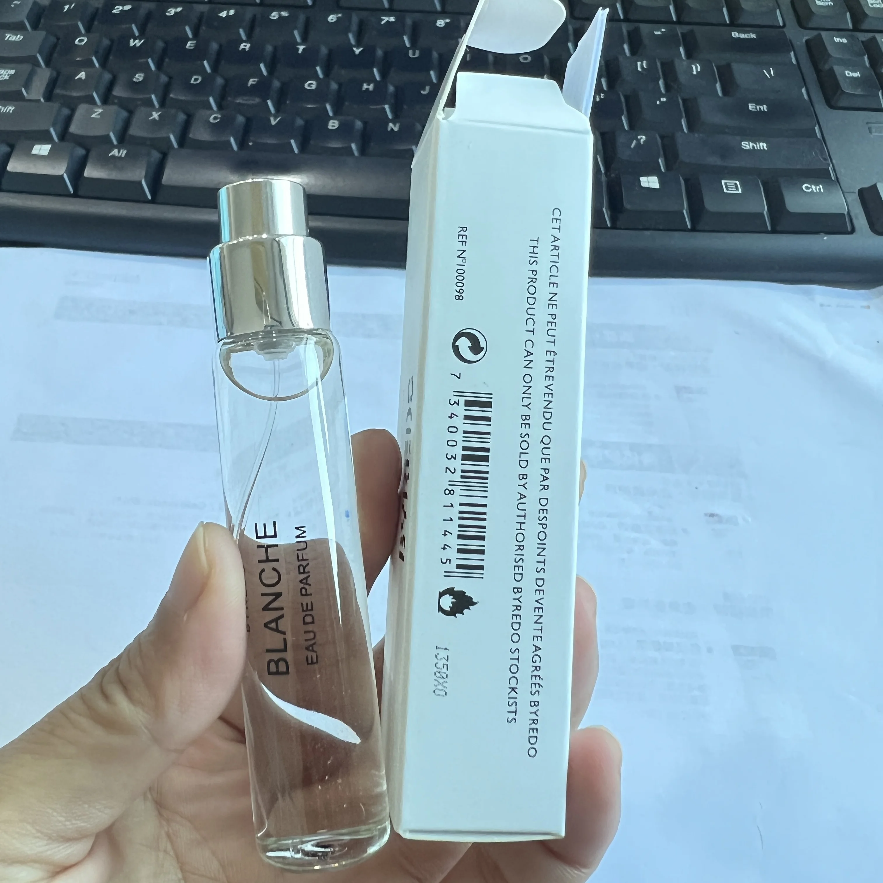 

Пустынная одинарная душа 12 мл песня путешественника белый романтический Тюльпан для путешествий с Африканской розой для мужчин дезодорант...