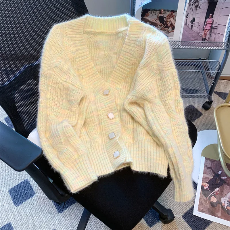 

2023 New Little Fresh Colorful Cardigan Sweater Coat New Style Top Winter