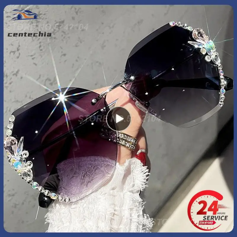 

1PCS Vintage Rimless Rhinestone Sunglasses Brand Designer Sunglasses Retro Cutting Lens Gradient Sun Glasses Female Shades UV400