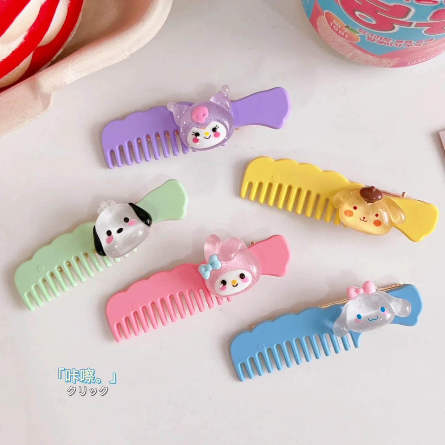 

Милый маленький гребень Sanrio с челкой заколка для волос карамельные цвета Kuromi MyMelody Корица заколка для волос Kawaii Мультяшные аксессуары для во...