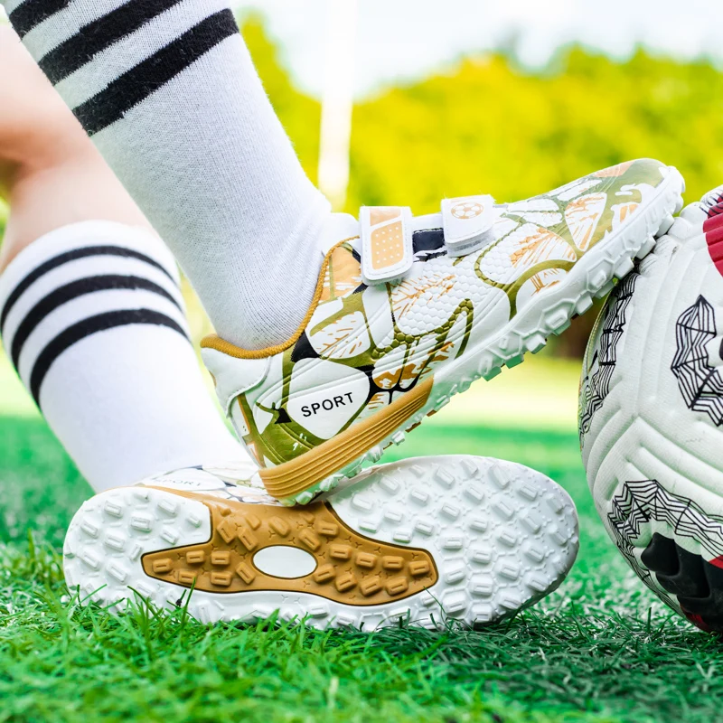 SENAGE Professional Kid's Soccer Shoes Trendy Printed Boys Football Cleats Sneakers Outdoor Children Training Futsal Shoes