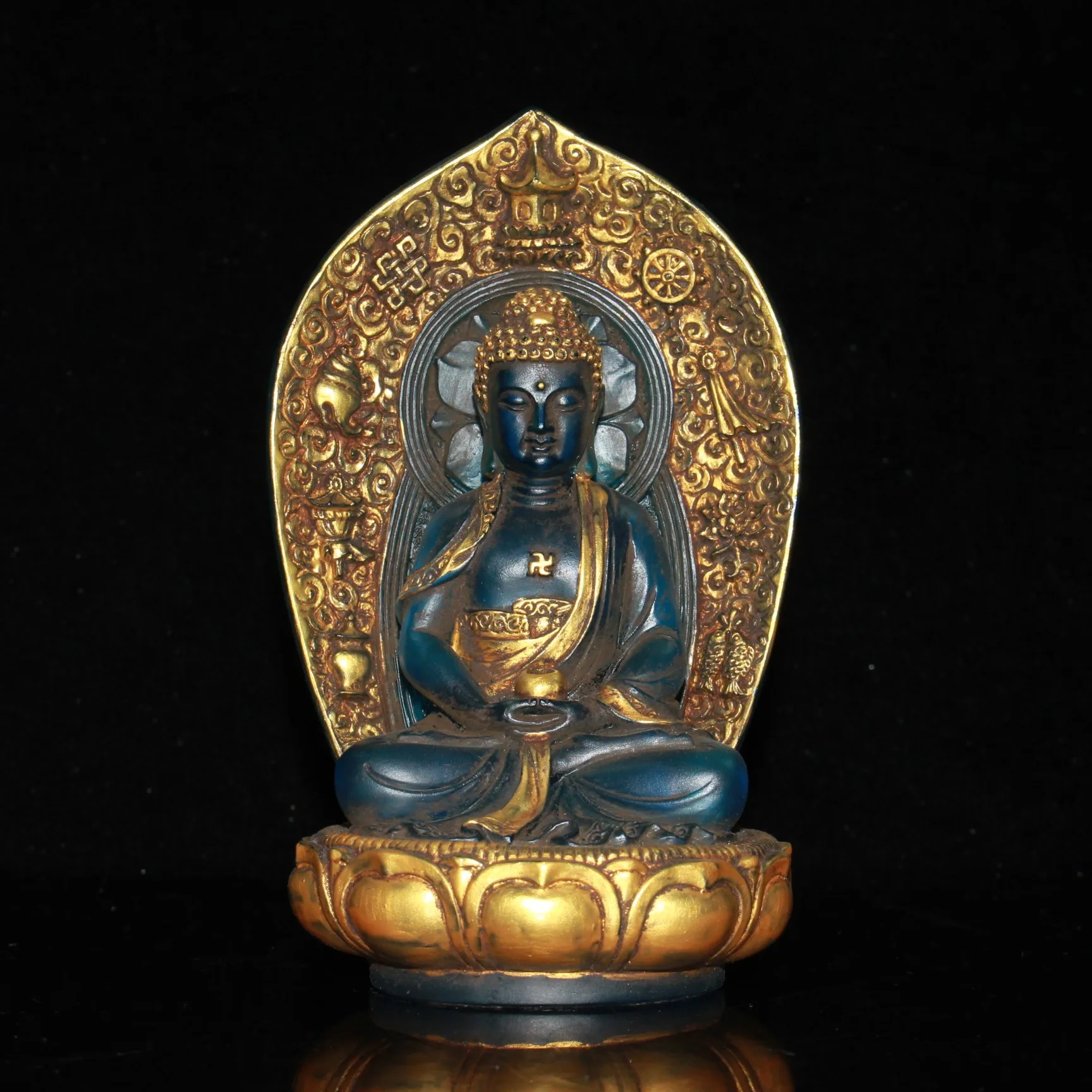 

Exquisite antique glazed Buddha statue ornaments