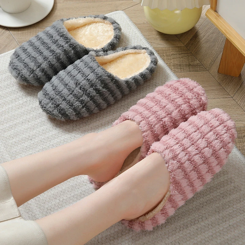 Купи Women Men Indoor Slippers Warm Plush Home slippers Winter Shoes Couple House Flat Floor Slient Slides For unisex Winter Shoes за 70 рублей в магазине AliExpress