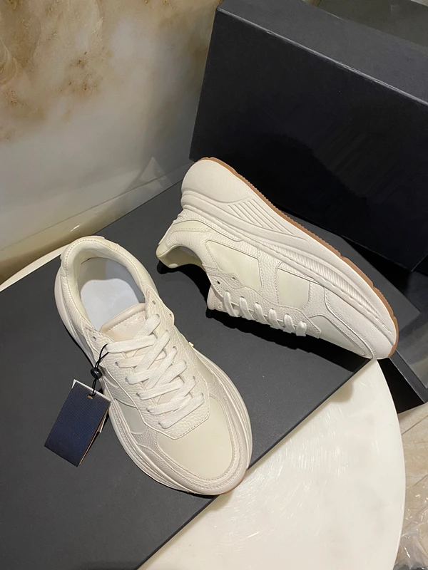 Женские кроссовки Mdutt из натуральной кожи