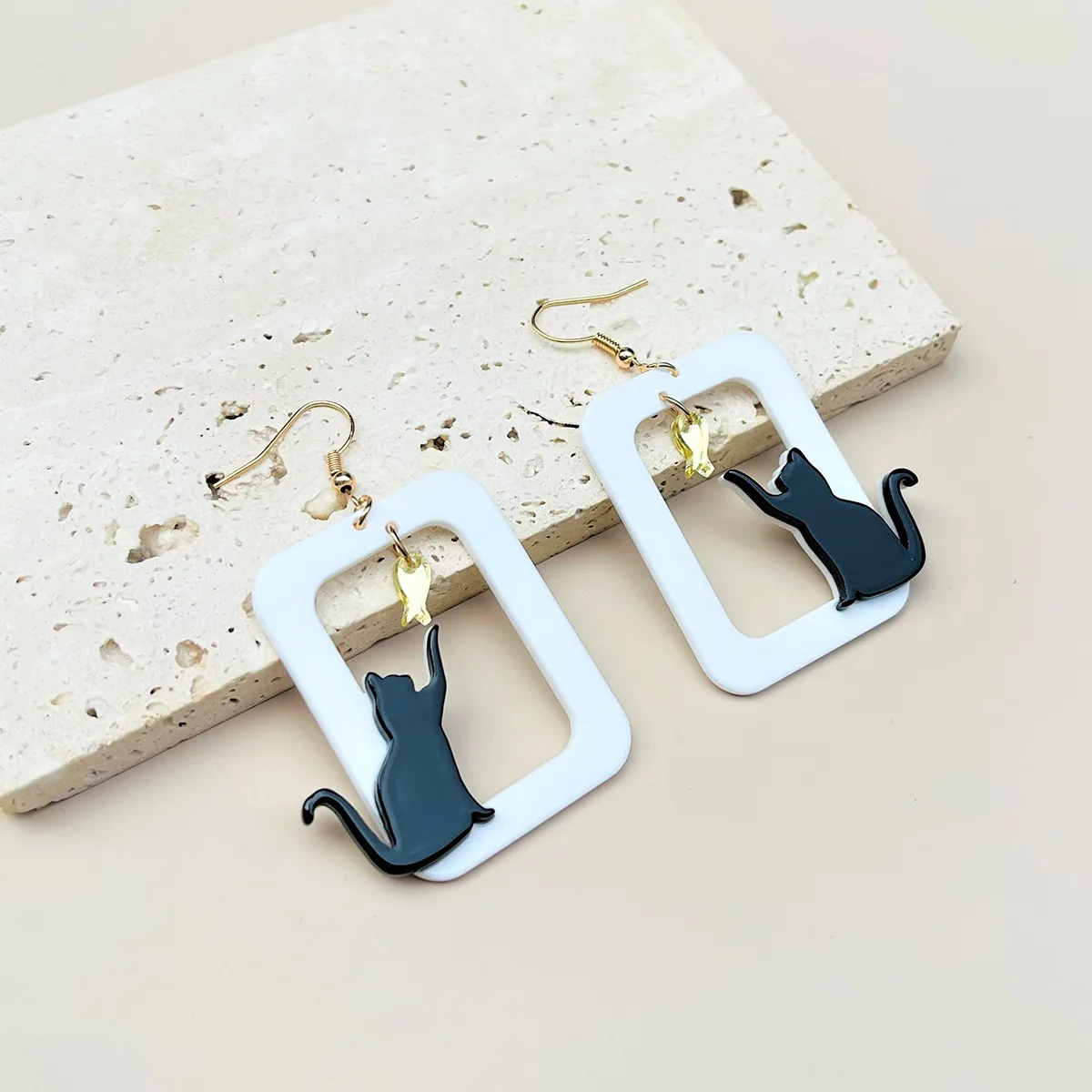 

New Box Acrylic Black Cat Little Fish Earrings for Women's Creative Fashion Personality Jewelry Interesting Gift