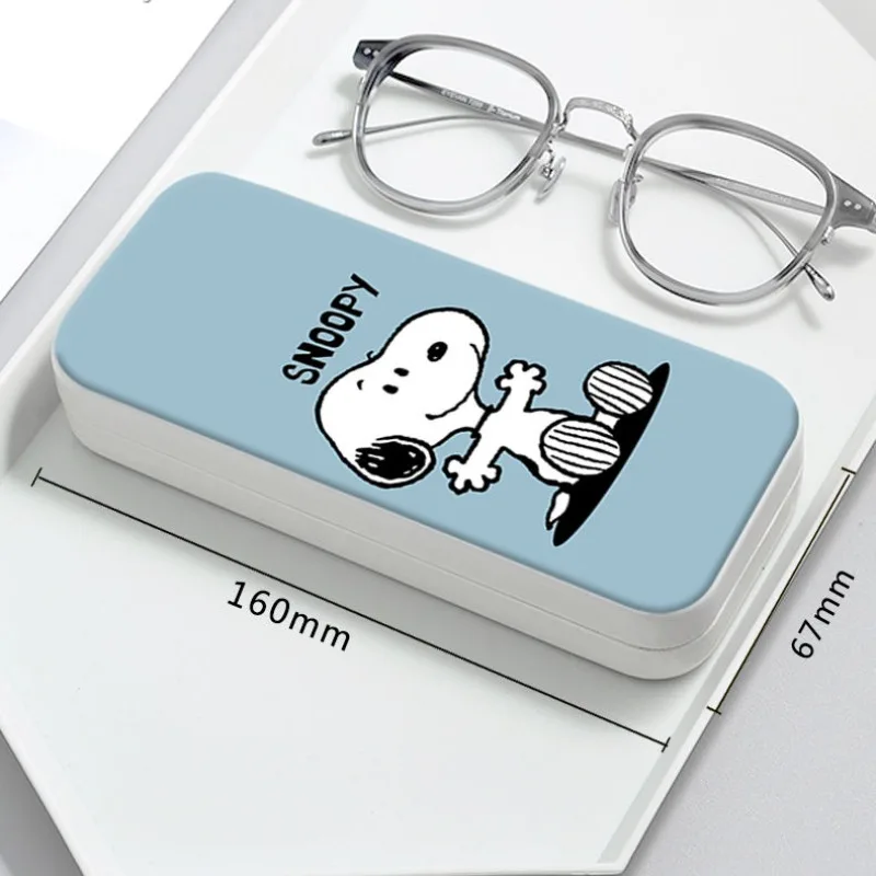 Фото Новый портативный футляр для очков и солнцезащитных очков Snoopy в стиле аниме, унисекс, простой и прочный, для коррекции зрения №4