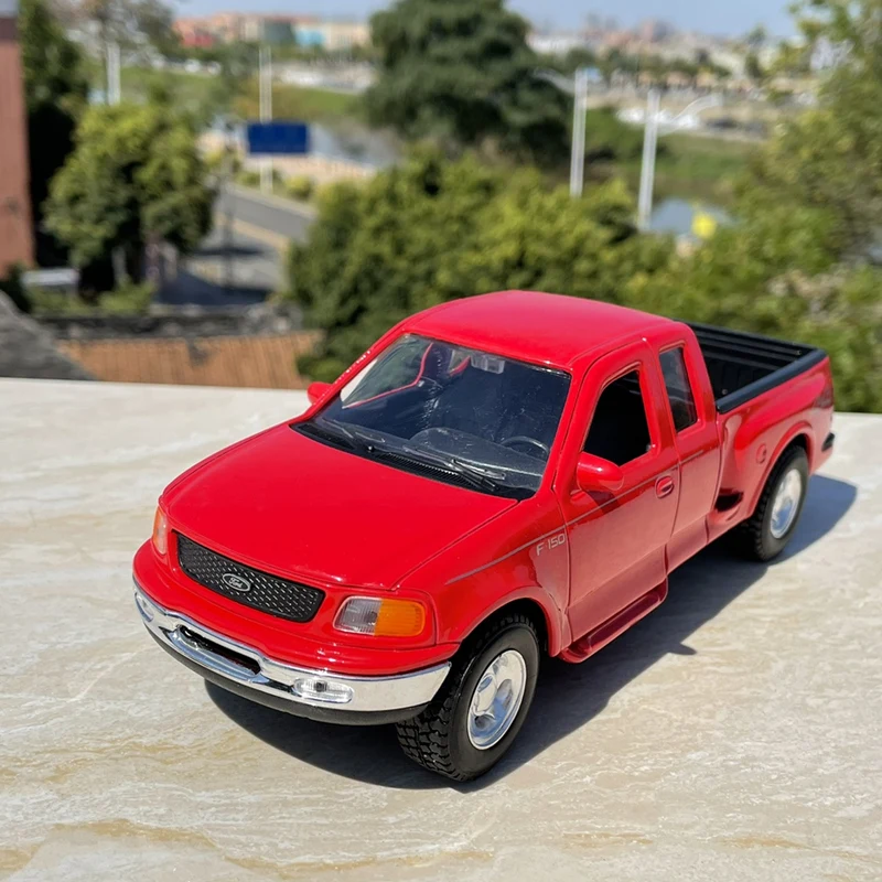 

1/24 Ford F150 Diecast Pickup Model High Simulation Alloy Metal Toy Off-road Vehicles Car Model Collection Kids Gifts Decoration