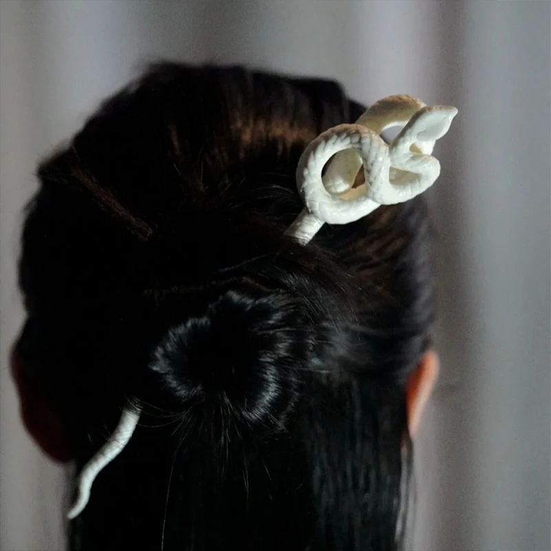 

Gothic Black White Snake Hair Stick Jewelry Hairpin China Ancient Style Hair Clip Women Fashion Headwear Party Hair Accessories