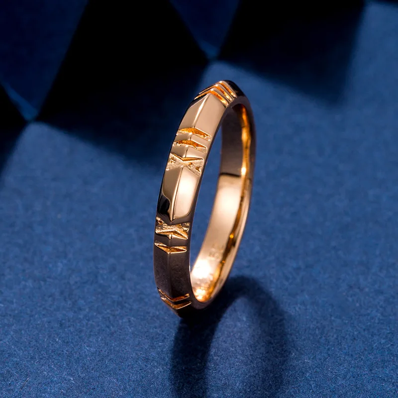 Женское кольцо из серебра 925 пробы с римскими цифрами