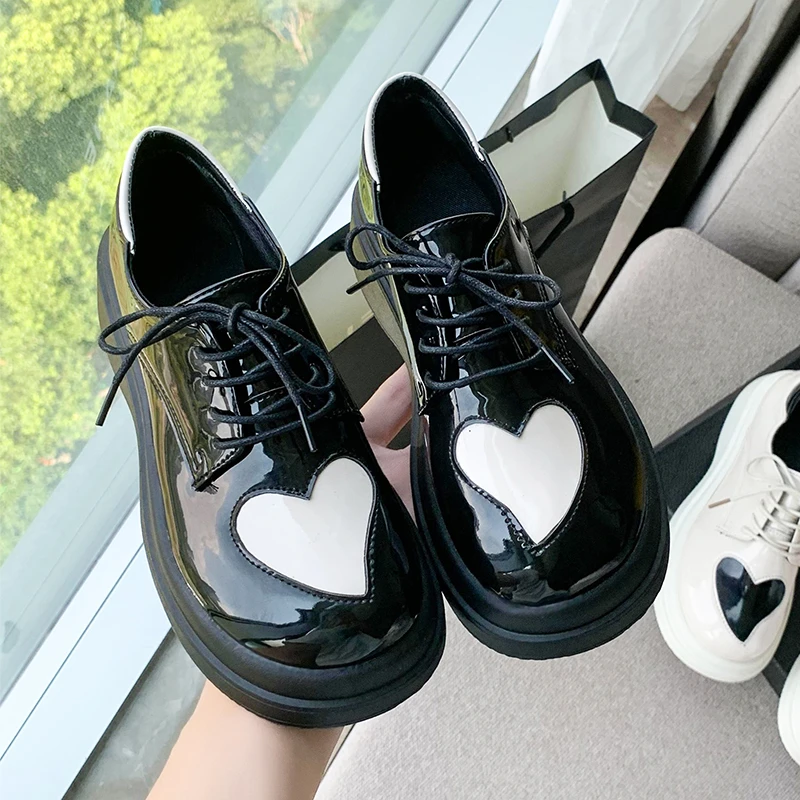 

Heart-Shaped Panel Upper Women pu Leather Pumps Mixed Color Lace Up Round Toe Thick Heels Handmade For Ladies fashion all-match