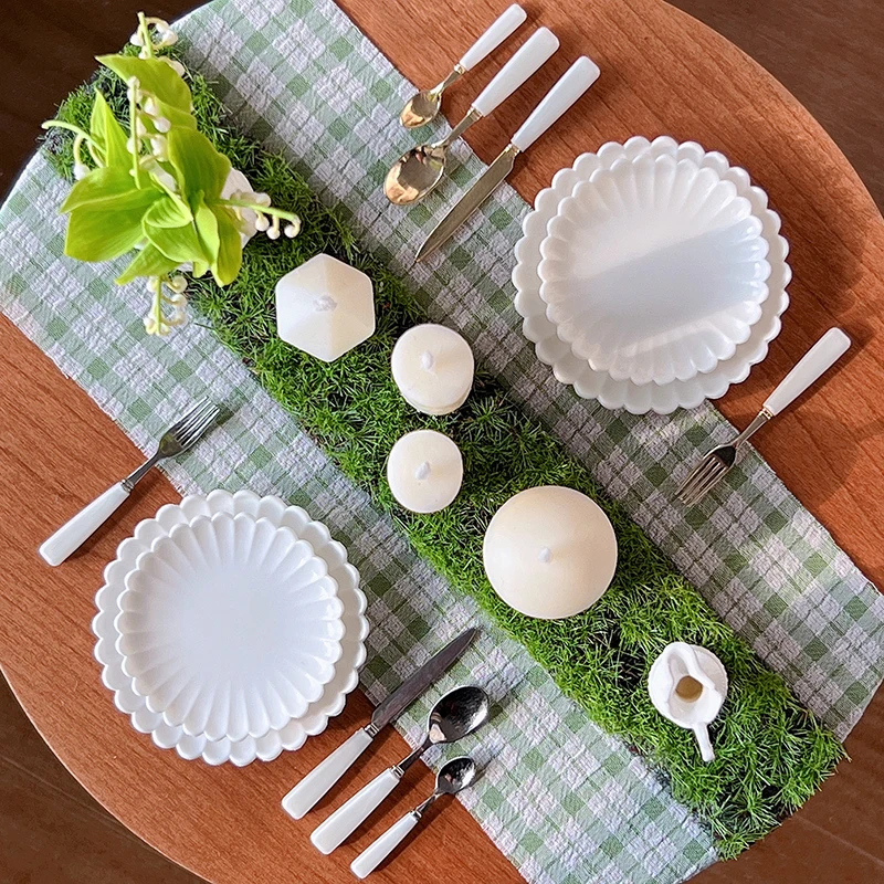 Фото Миниатюрная кухня для кукольного домика, кухонная утварь из восьми частей, модель аксессуаров, миниатюрная имитация ножа, вилки, ложки, мебе... №3