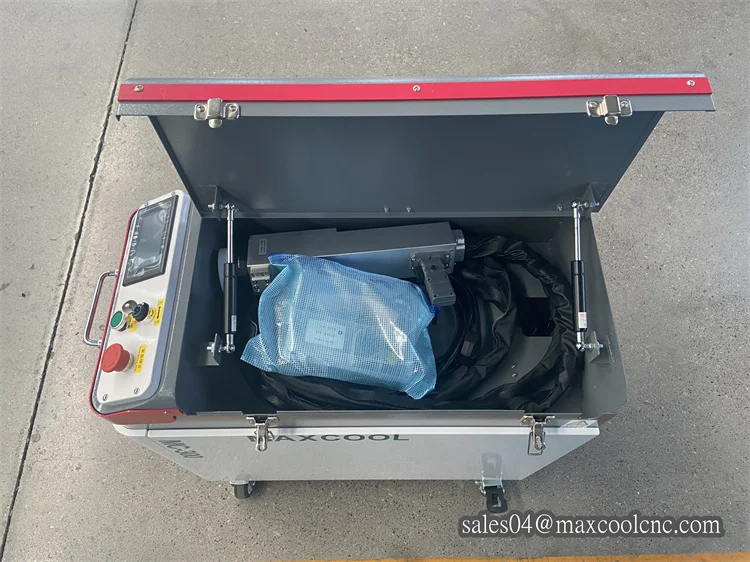 Высокопроизводительная 100 Вт импульсная волоконная лазерная чистящая машина для