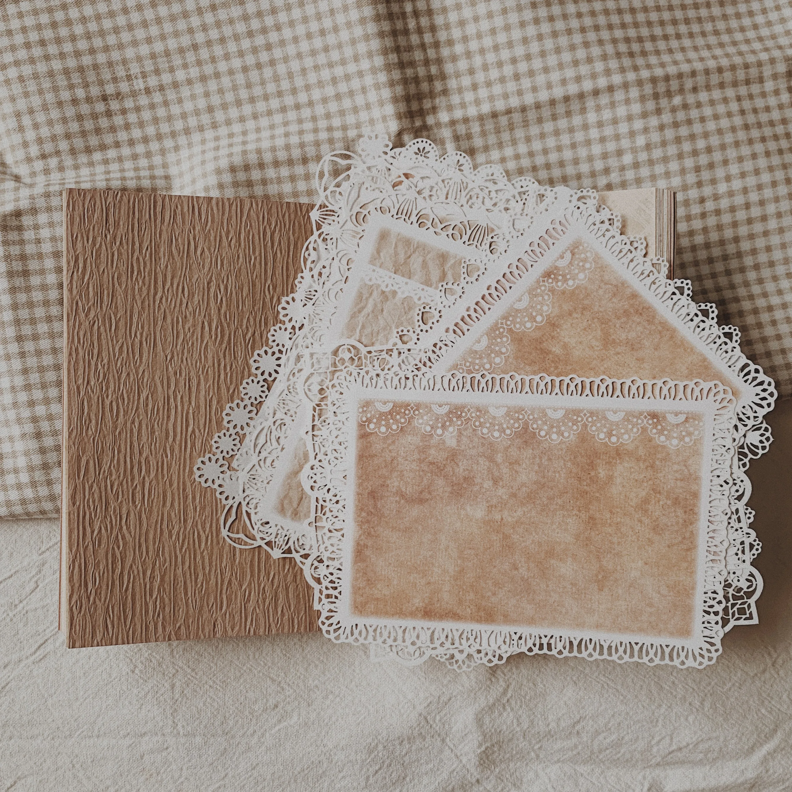 Рисунок 4 - винтажные кружевные бумажные салфетки