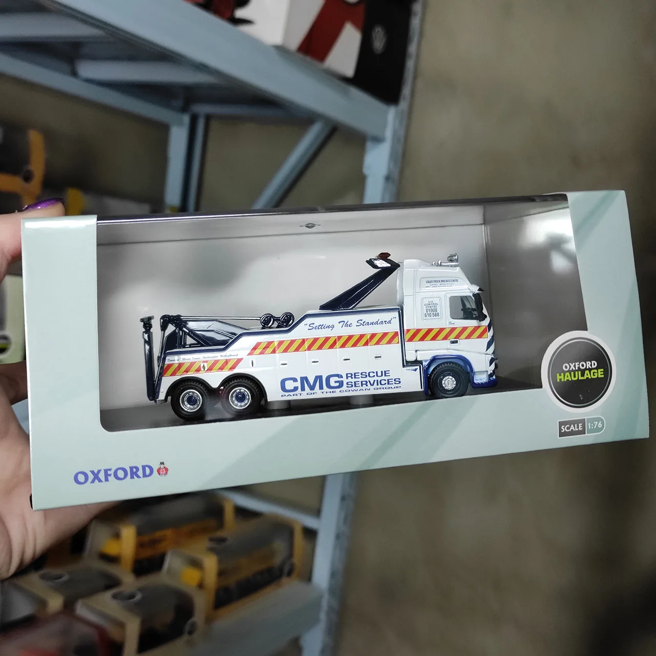 Фото Литая под давлением модель автомобиля из сплава OXFORD CMG Volvo FH в масштабе 1:76 №1