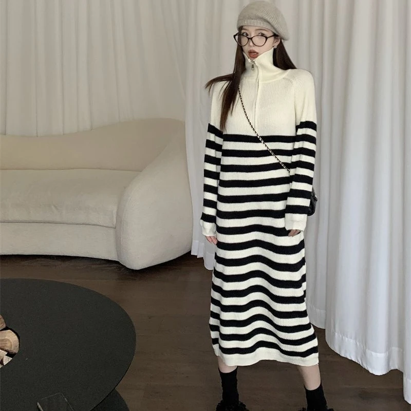 Женская трикотажная водолазка средней длины с длинным рукавом